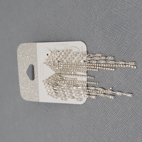 NWT Beautiful Icing 3" Long Cubic Zirconia Waterfall Post Earrings - Picture 1 of 6